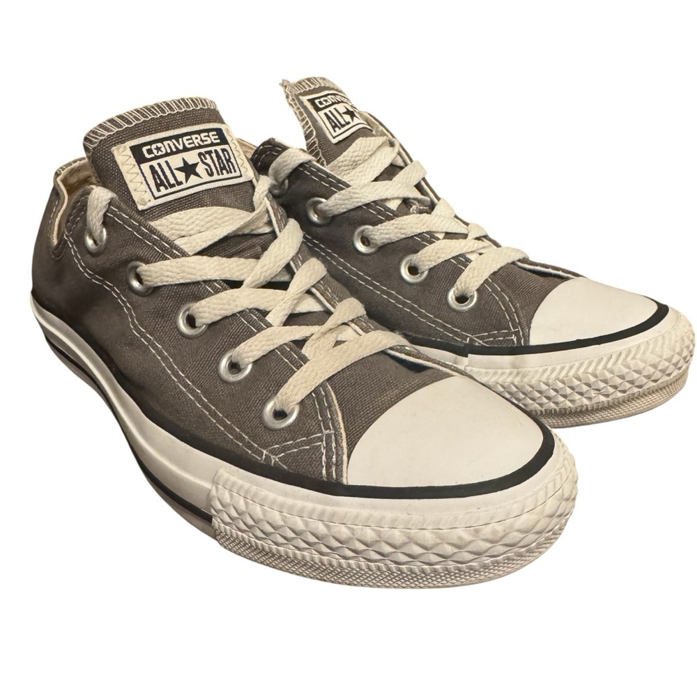 Converse All Stars Low Top Gray sneakers Retro Women’s 6 Men’s 4